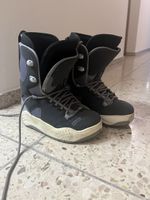 Snowboard boots gross 39 