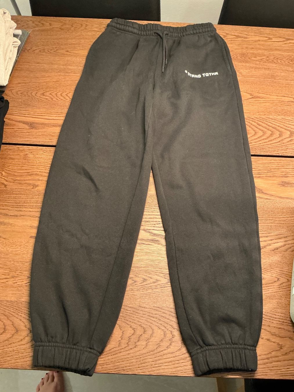 Pantaloni: STRNG TGTHR Jogginghose, Schwarz, Grösse S – Usato da Würenlos venduto da Chicca2004