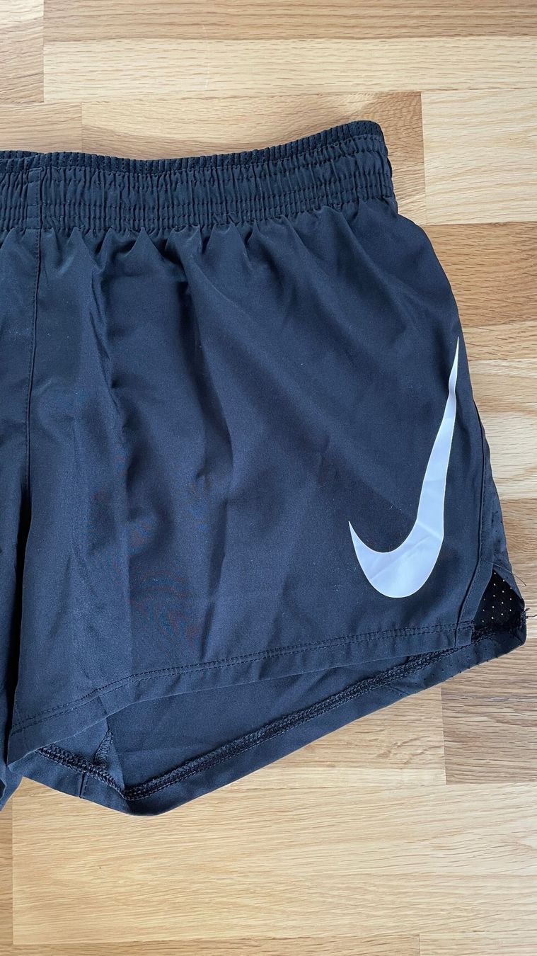 Nike Pantaloni: Sporthose Nike, Grösse XS – Nuovo (secondo la descrizione) da Burgdorf venduto da Crown. 2