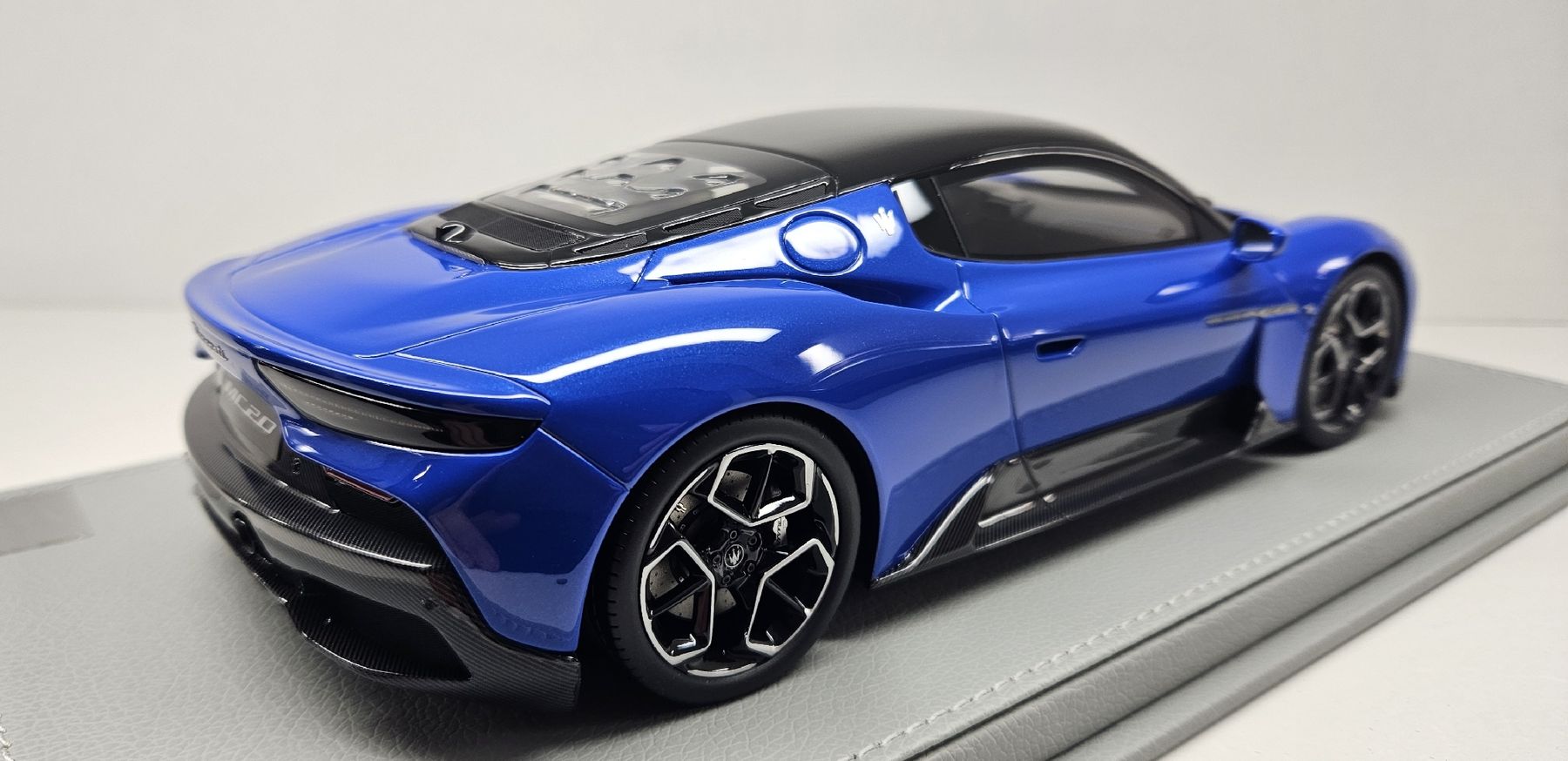 BBR Models Modellautos: 1:18 Maserati MC20 Coupe - BBR - Neu – Neu und originalverpackt aus Goldach von P.X.A. 6