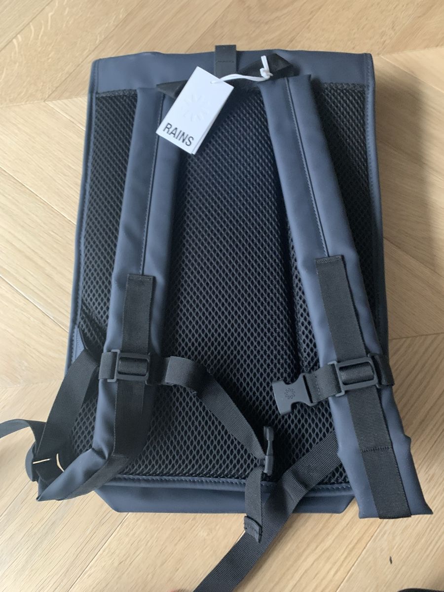 Rains Zaini: RAINS Rolltop Rucksack (NEW) – Nuovo e nell'imballaggio originale da Zürich venduto da Angela_Fashion_Lover 2