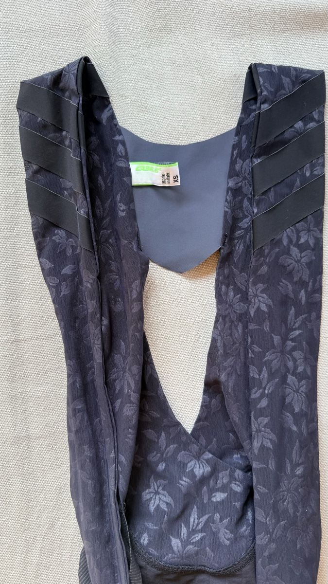 Pantaloni: Q36.5 UNIQUE Damen-Radhose  – Usato da Küsnacht venduto da cri_ngg5 4
