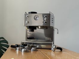 Siebträger Kaffeemaschine mit integriertem Mahlwerk