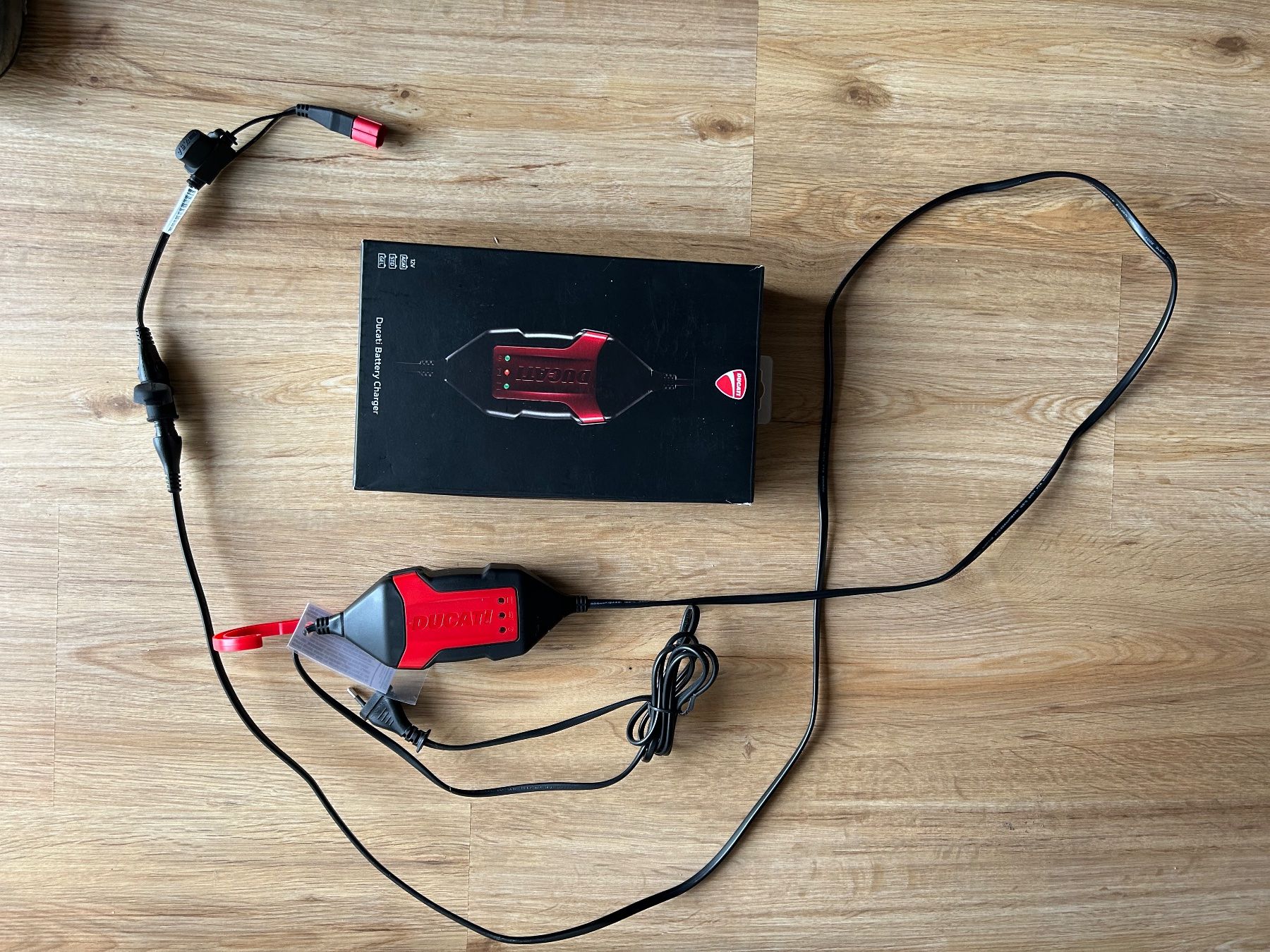 Caricabatterie: Ducati Battery Chargers – Usato da Goldswil venduto da von_77sq 1