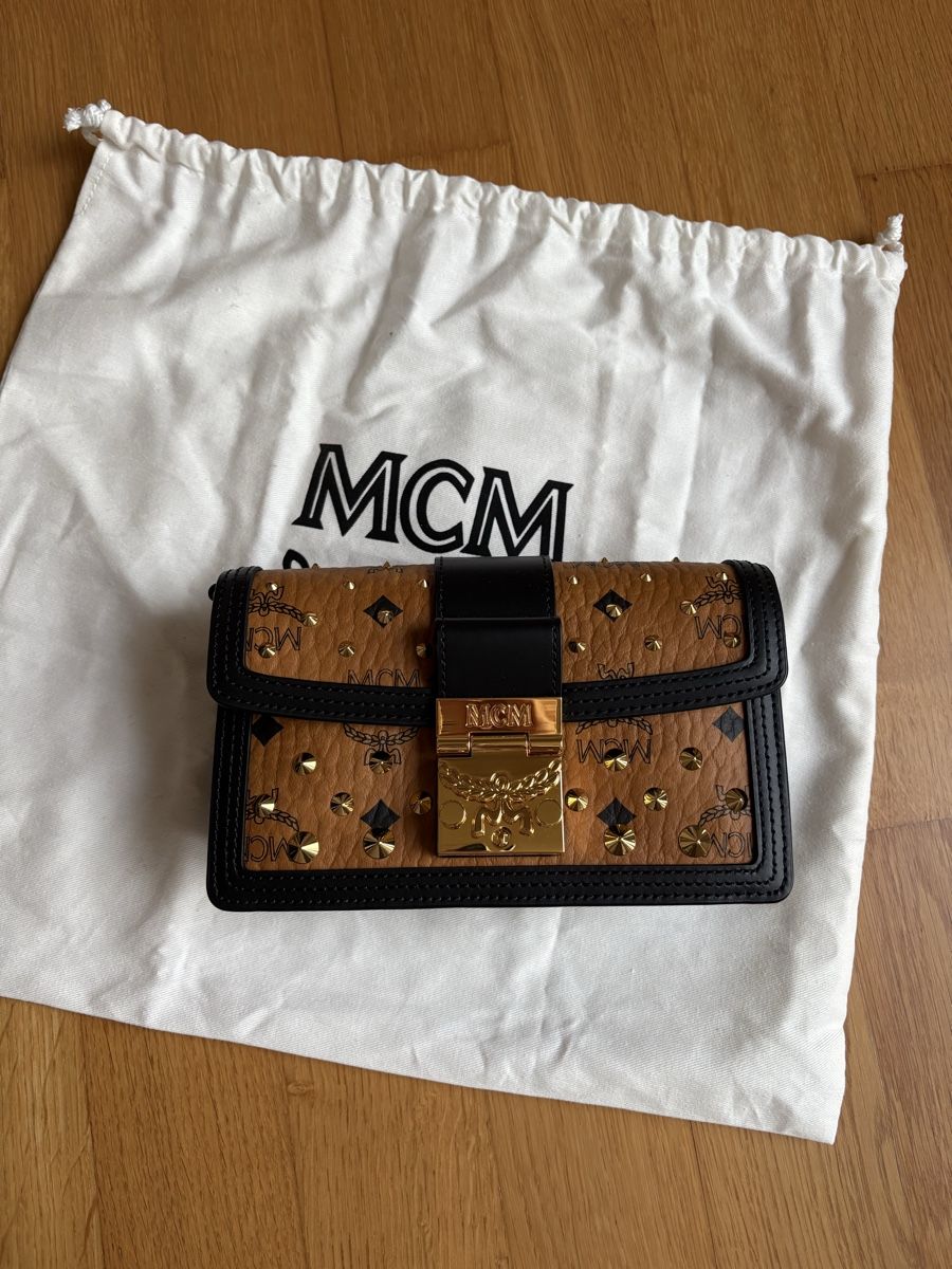 Mcm Borse da donna: MCM Tracy in Monogram mit Gold Details – Nuovo (secondo la descrizione) da Staufen venduto da pat_c7tc