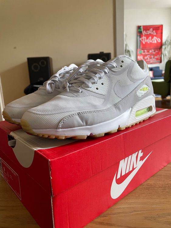 air max 90 glow in the dark