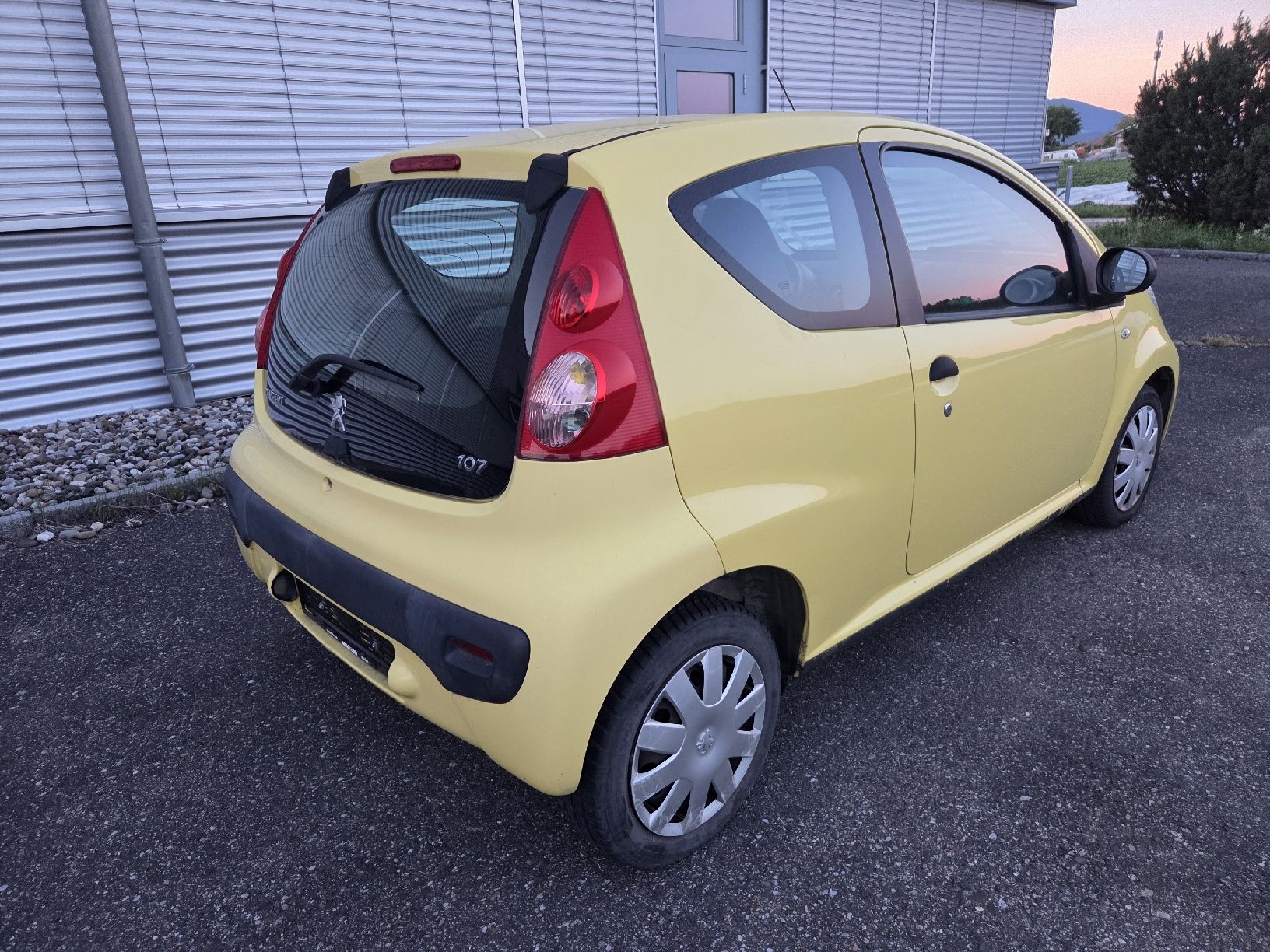 Peugeot Automobili: Peugeot 107 – Usato da Solothurn venduto da LYRELA 1
