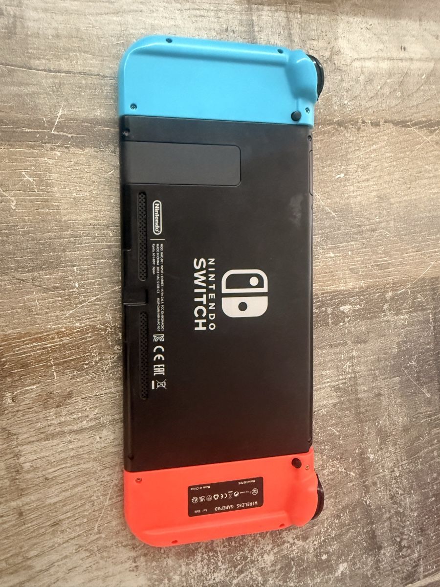Nintendo Console: Nintendo Switch pour bricoleur ou pièces – Difettoso da Domdidier venduto da DevilTek 2