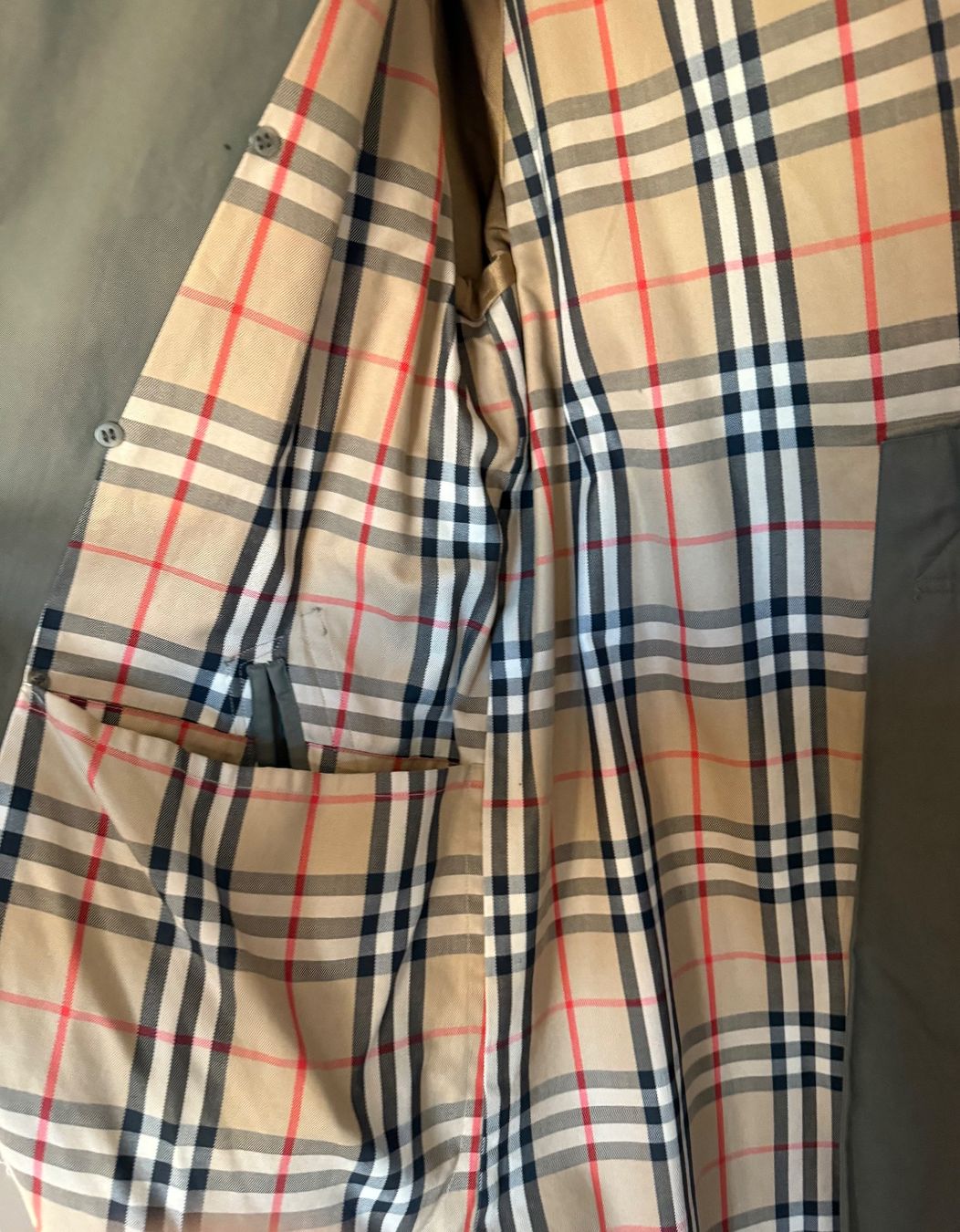 Burberry Cappotti: Burberrys Vintage Trenchcoat Original Nova Check – Usato da Oberengstringen venduto da kor_h2sn 1
