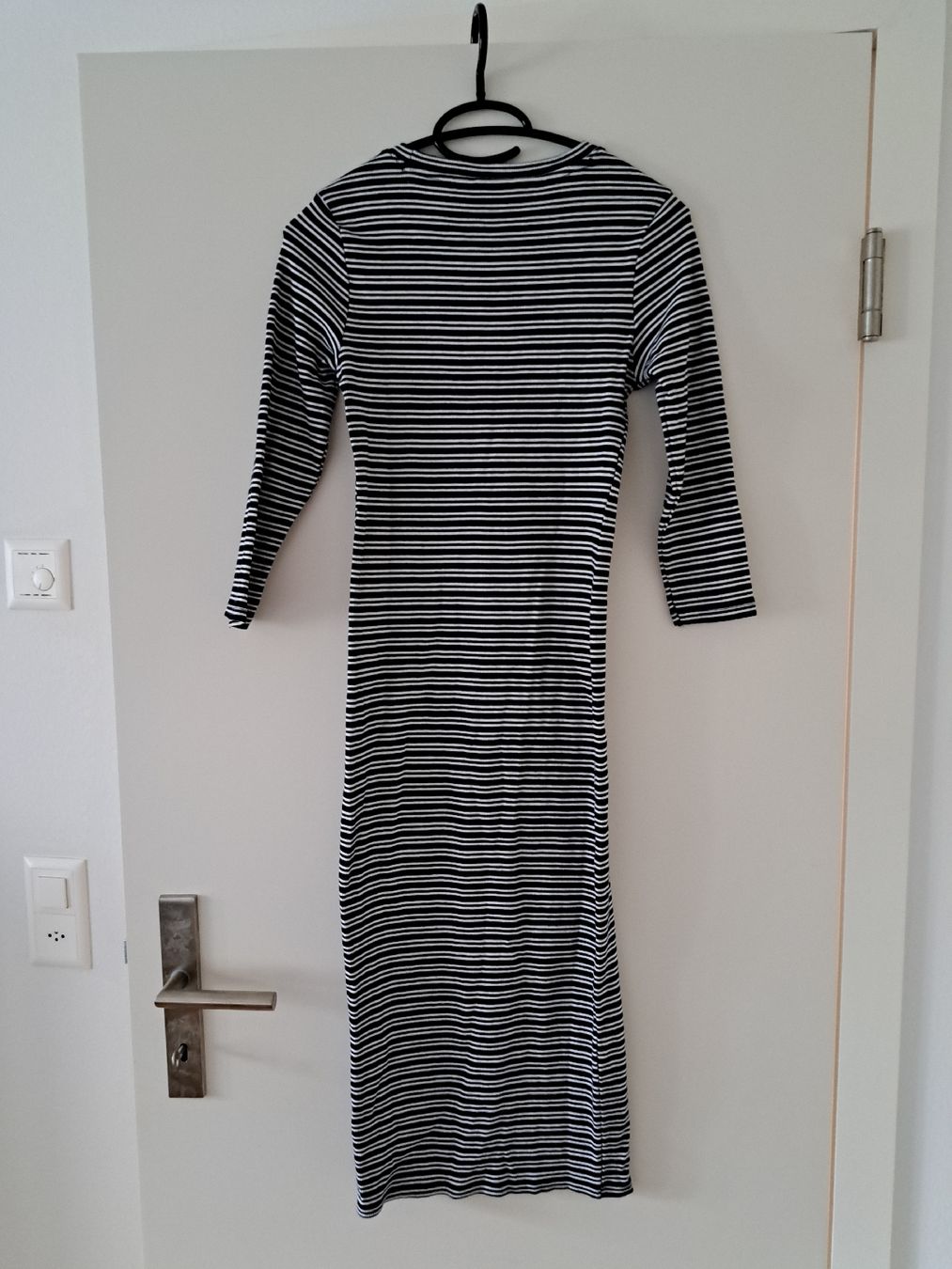 C&A Vestiti: Langes, gestreiftes Bodycon Kleid – Usato da Uster venduto da lhummel99 1