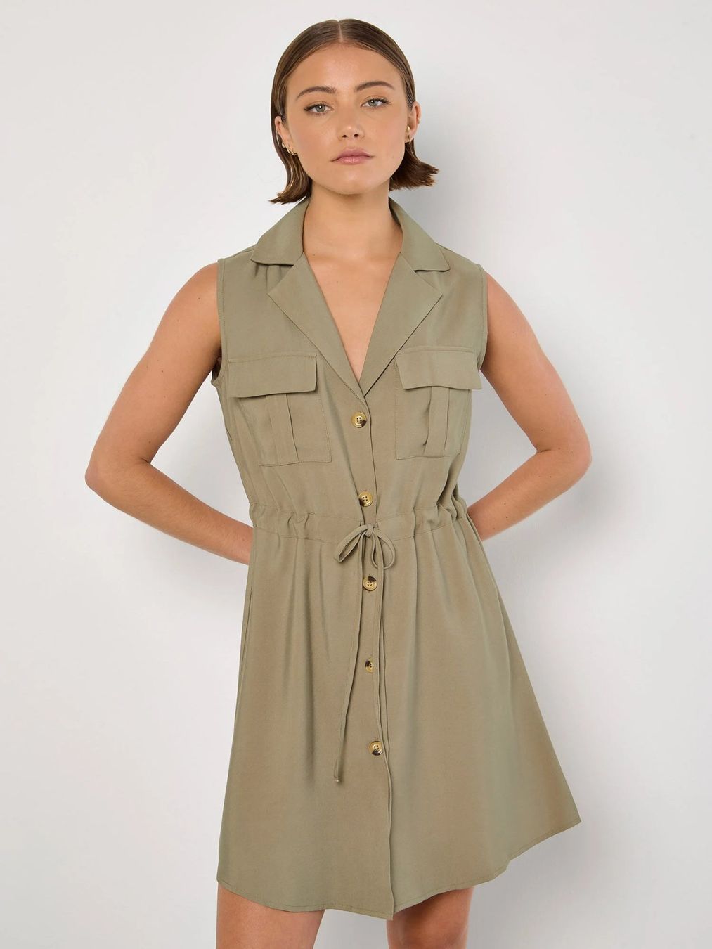 Vestiti: Apricot Utility Kleid Khaki XS – Usato da Liebefeld venduto da Ochotona