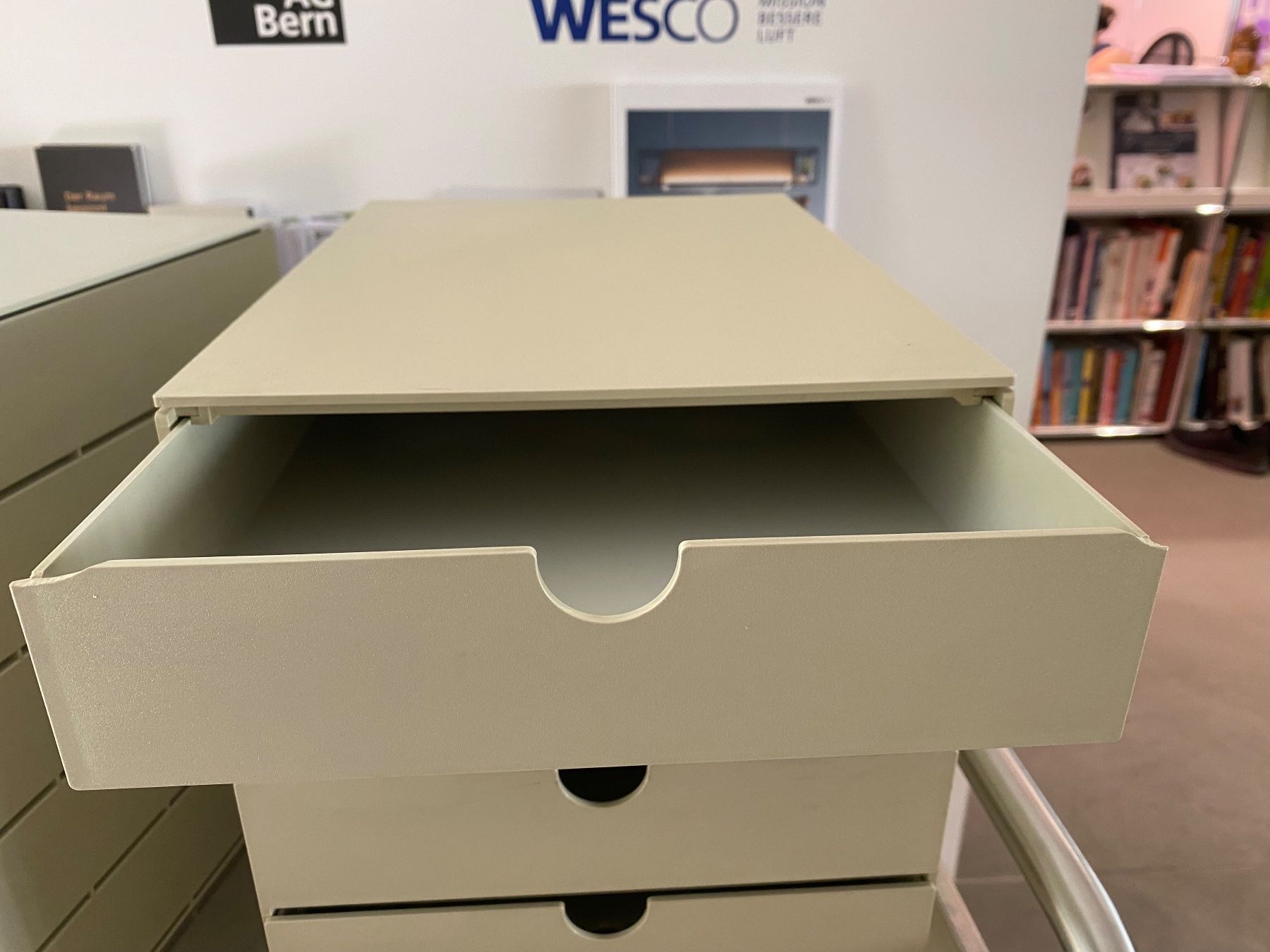 Scaffali: Schubladen-Ablagesystem 4 Fächer beige guter Zustand – Usato da Bern venduto da Cucina10 1