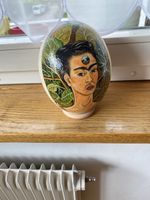 Handbemaltes Strausseei Frida Kahlo Kunstwerk Zustand gut