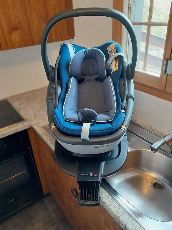 Maxi-Cosi Seggiolini per auto: Maxi Cosi inkl. Station – Usato da Diemtigen venduto da reutiger02 3