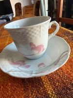 8 magnifique tasses est sous tasse 