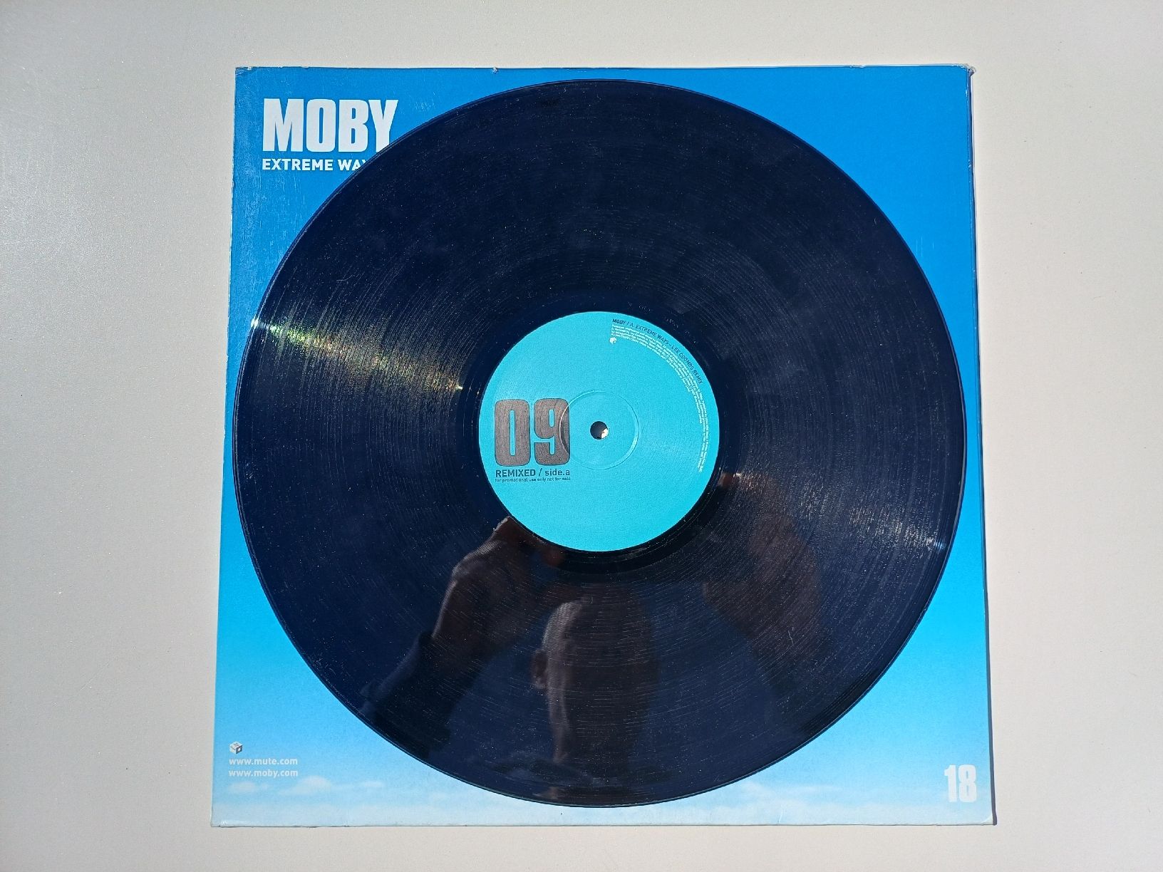Dischi in vinile: Moby "Extreme Ways - Remixed" vinyle 12" – Usato da Begnins venduto da Drastic-Sound 5