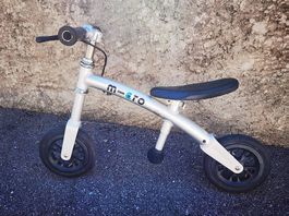 Vélo draisienne de la marque Micro