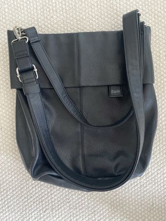 Zwei Tasche