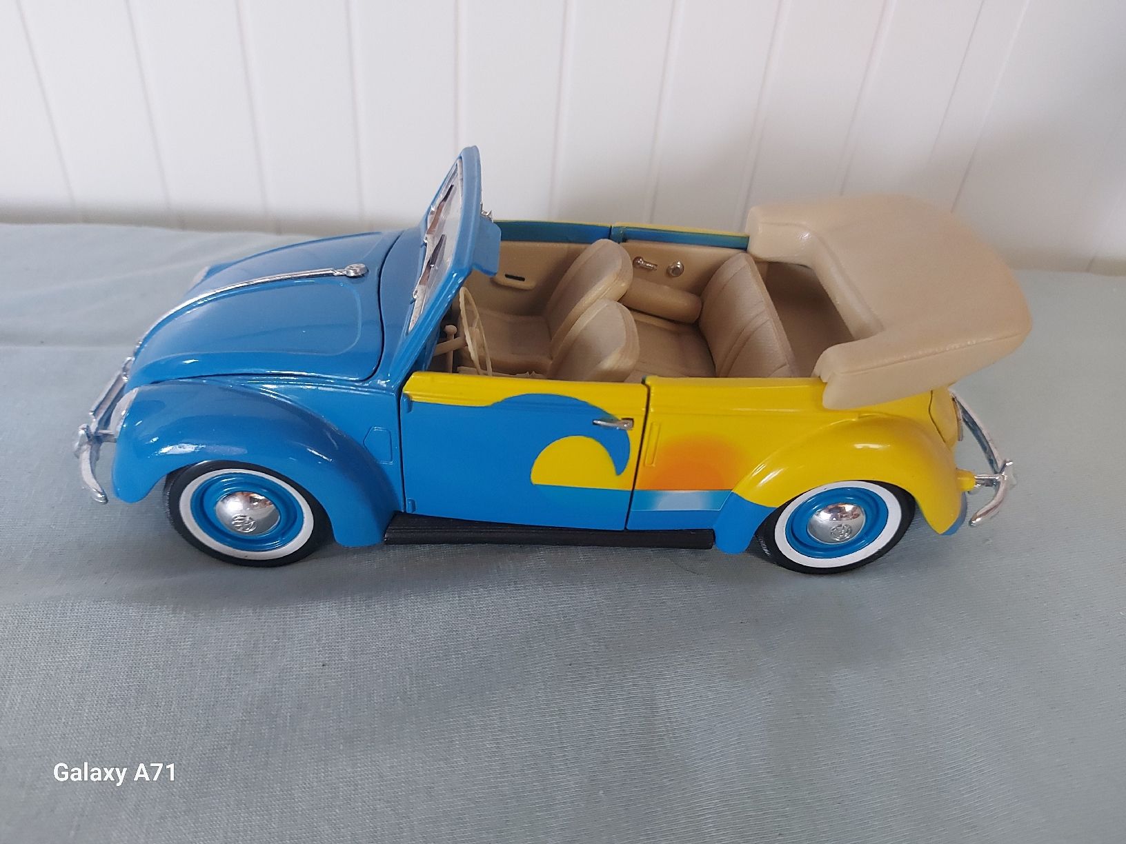 Volkswagen Modellautos: 3 VW Käfer 1:18 – Gebraucht aus Rumisberg von AaronRodgers81 1