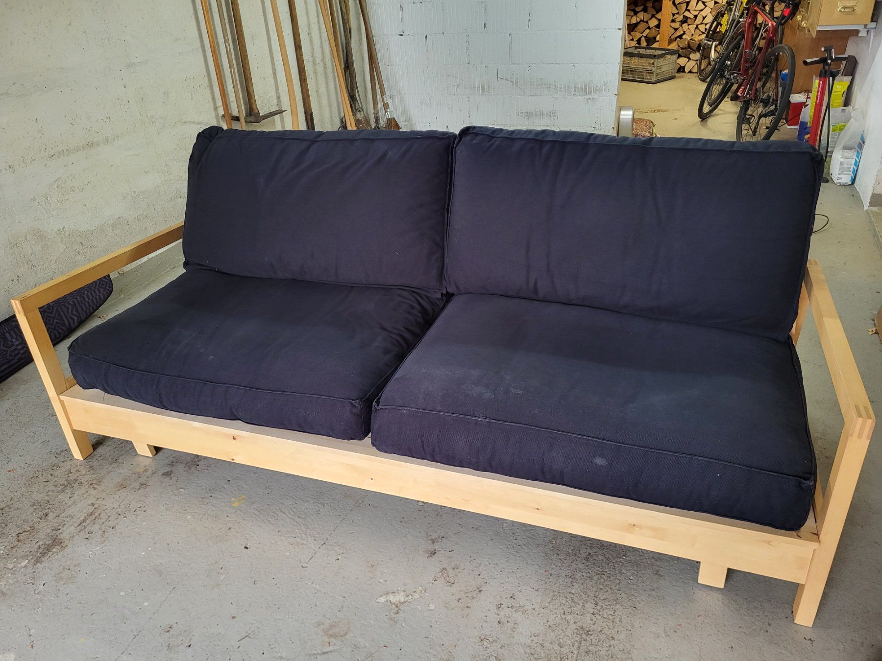 Ikea Divani: Bettsofa IKEA aus Holz und Stoff – Usato da Männedorf venduto da John_M