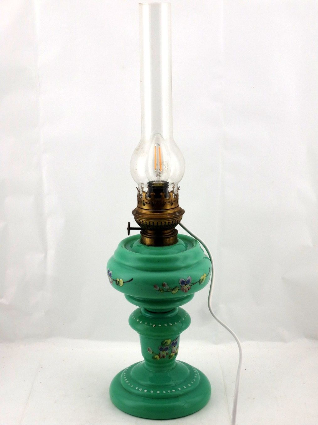 Lampade: Petrollampe Opalglas lampe à petrole opaline 1900 – Usato da Noville venduto da ceram 1