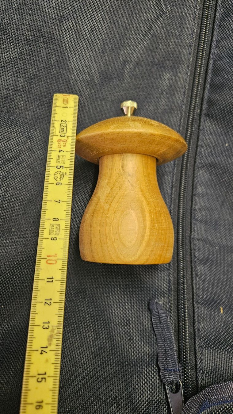 Elettrodomestici da cucina: Macina pepe in legno marrone "funghetto" – Usato da Melano venduto da H-Sara 1
