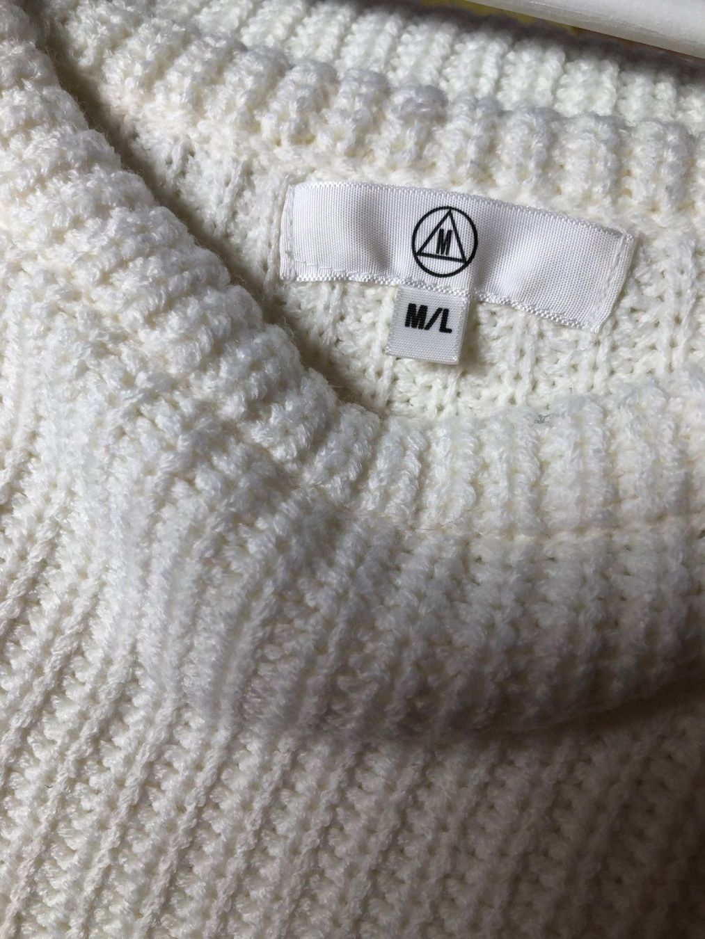 Pullover & Sweatshirts: MISSGUIDED Damen Strickpullover Pull tricot M L off shoulder – Gebraucht aus St-Aubin FR von Tiweety 4