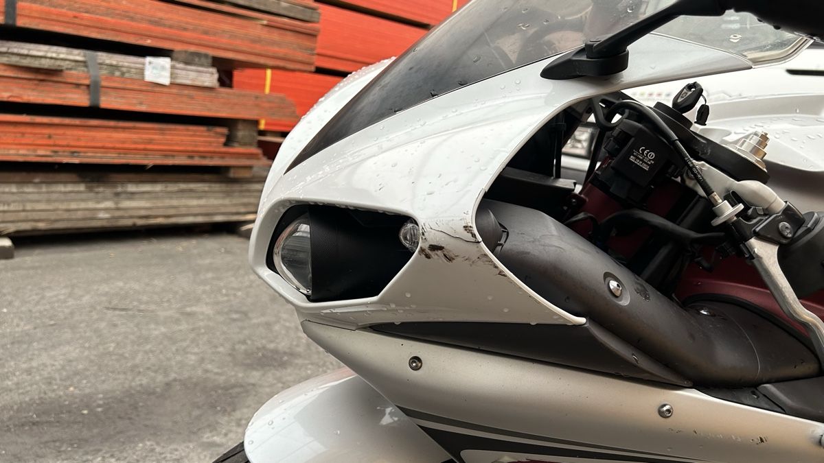 Yamaha Strada: Yamaha R1 cross plane – Usato da Etoy venduto da ahm_pv5k 2
