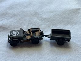 Miniatur Jeep mit Anhänger, Militärfahrzeug,