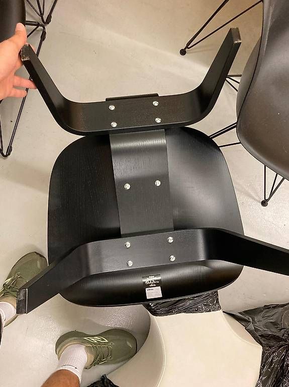 Vitra Stühle: 3x Original Vitra Eames LCW Lounge Chair – Gebraucht aus Urdorf von Kuoni2002 2