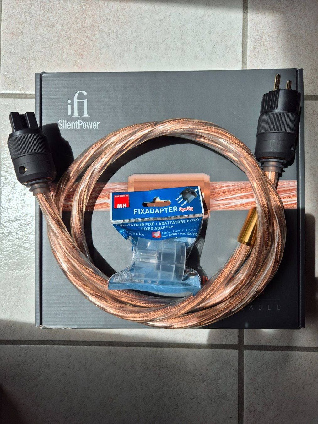 Cavi: Ifi SilentPower Nova Audiophiles Stromkabel / CH-Fixadapter – Usato da Beringen venduto da 2015ursh 1