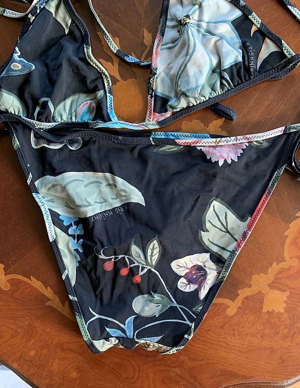 Gucci Costumi da bagno & Bikini: Luxus Bademode GUCCI BIKINI Grösse S Modell  Kris Knight – Usato da Luzern venduto da Valie 1