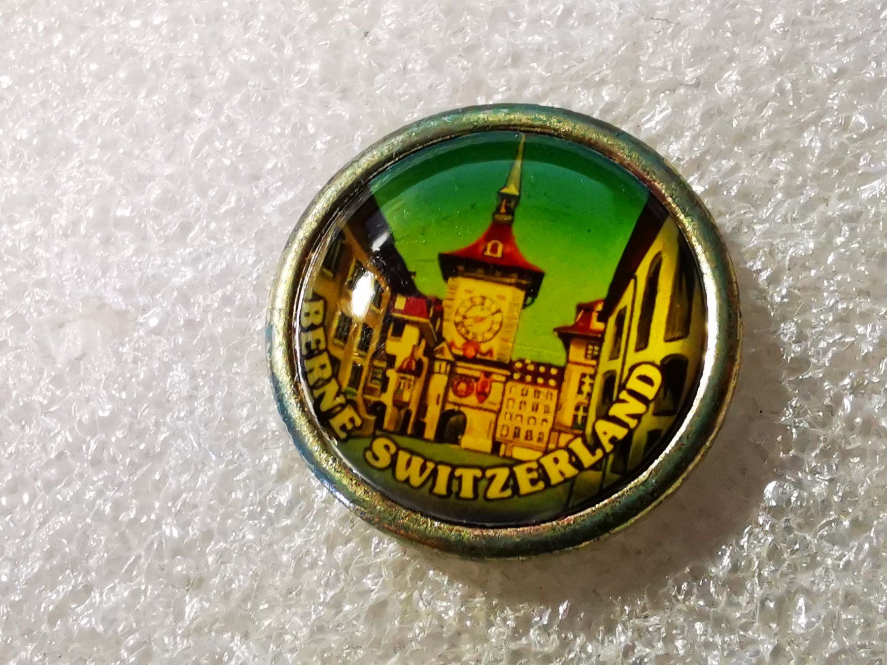 Placchette & Badge: Ansteckpin 26: Berne Switzerland – Usato da Oppligen venduto da Pin-Fall-Shop