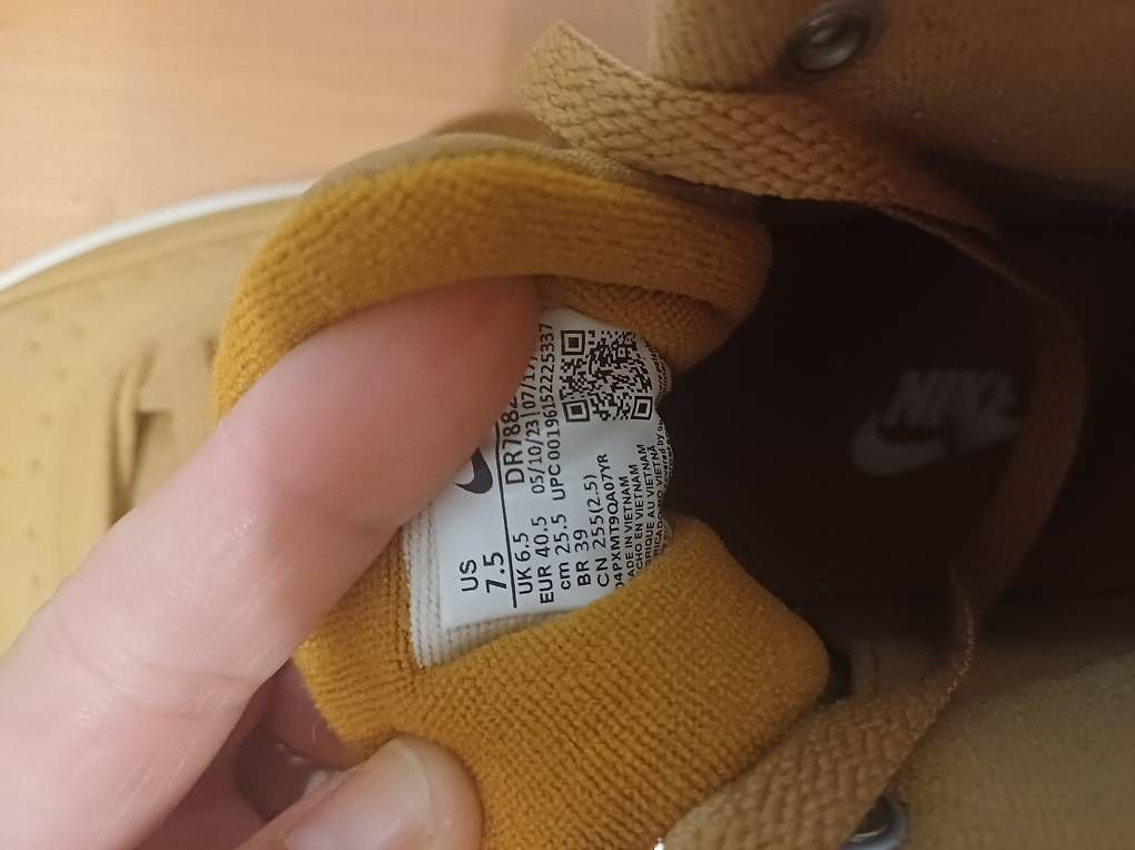 Scarpe da uomo: Nike Schuhe Winter Gr. 40.5 – Usato da Roggliswil venduto da trek01 1