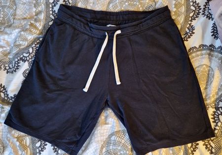 Schwarze Sweat-Shorts