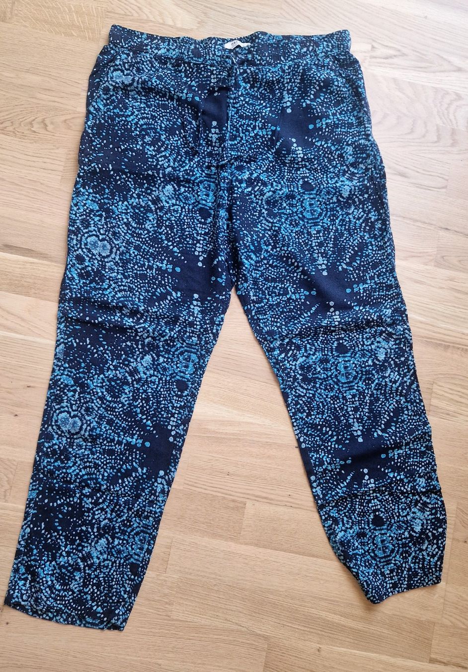 Obey Pantaloni: Pantalon OBEY léger imprimé bleu - Taille S – Usato da Denges venduto da elo_2zgb