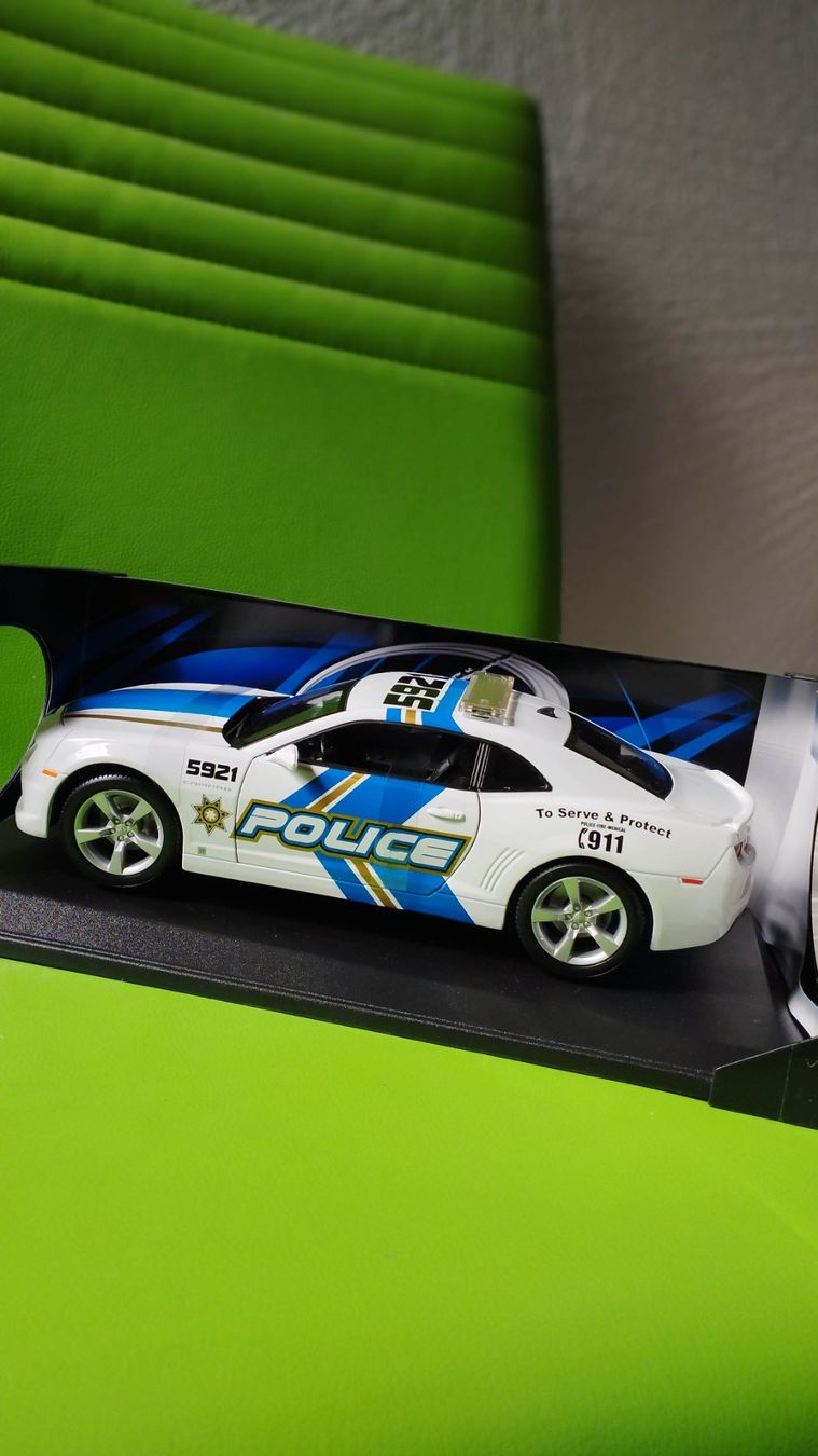 Chevrolet Modellautos: Chevrolet Camaro SS/RS 2010 – Neu und originalverpackt aus Chur von oriori 2