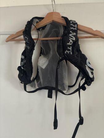 Laufweste Ultimate Direction Halo Damen Grösse S schwarz