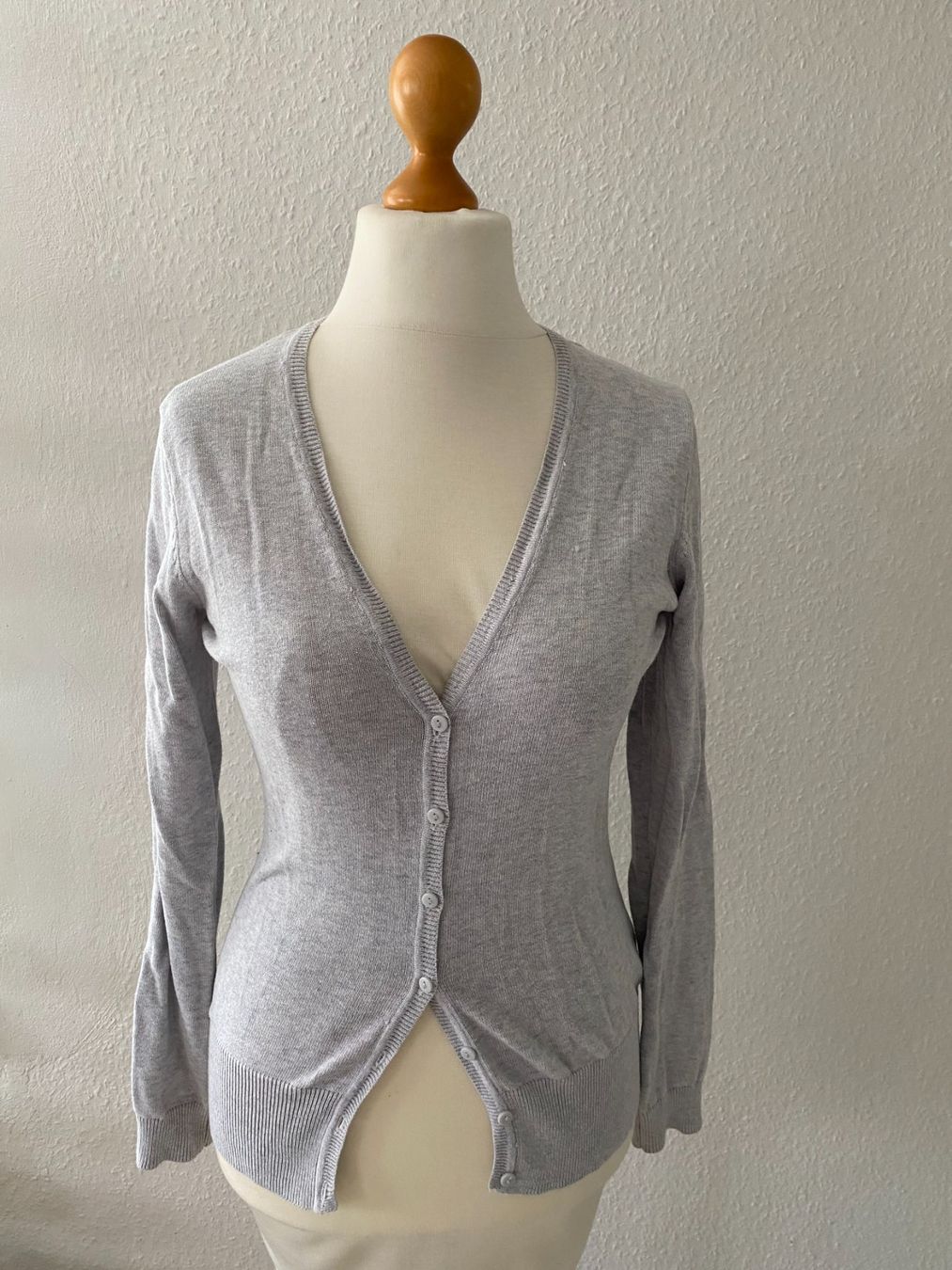 Giacche: Strickjacke in Grau , Gr. 40 – Usato da Stetten SH venduto da bijoux18