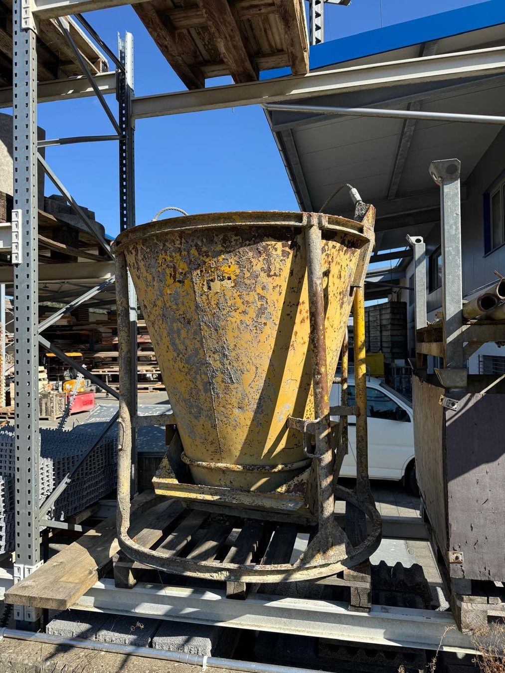 Baucontainer: Betonkübel 750L Eichinger – Gebraucht aus Zell LU von christian_0303 1