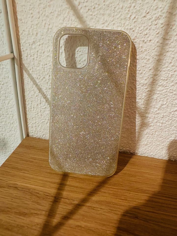 Apple Cover & Protezioni schermo: Cover Iphone 11 bis13 NEU – Usato da Fällanden venduto da LetiRobi 2