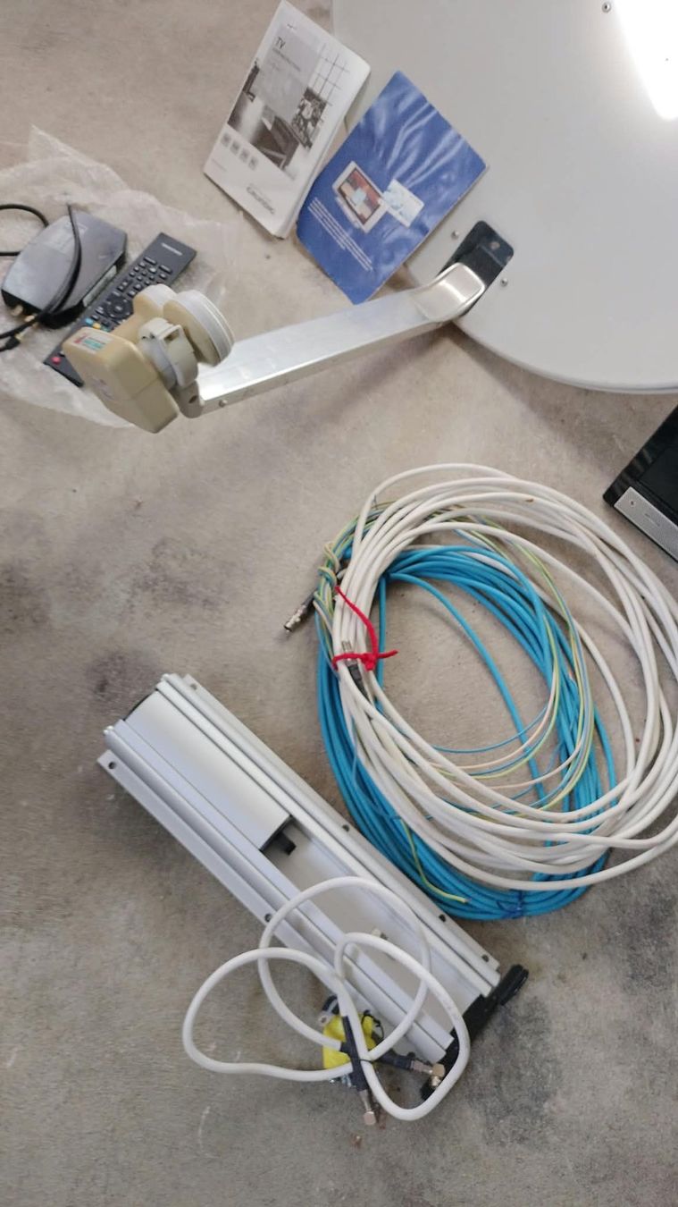 Televisori: Satelliten Anlage, TV, SAT – Usato da Humlikon venduto da Frango02 3