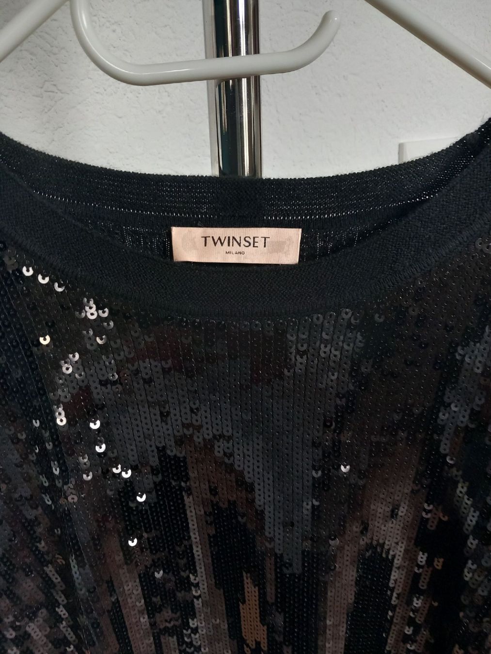Twinset T-Shirts: Neuf pull avec sequins TWINSET Fr. 260.00 – Neu und originalverpackt aus Boudry von Fionette 1