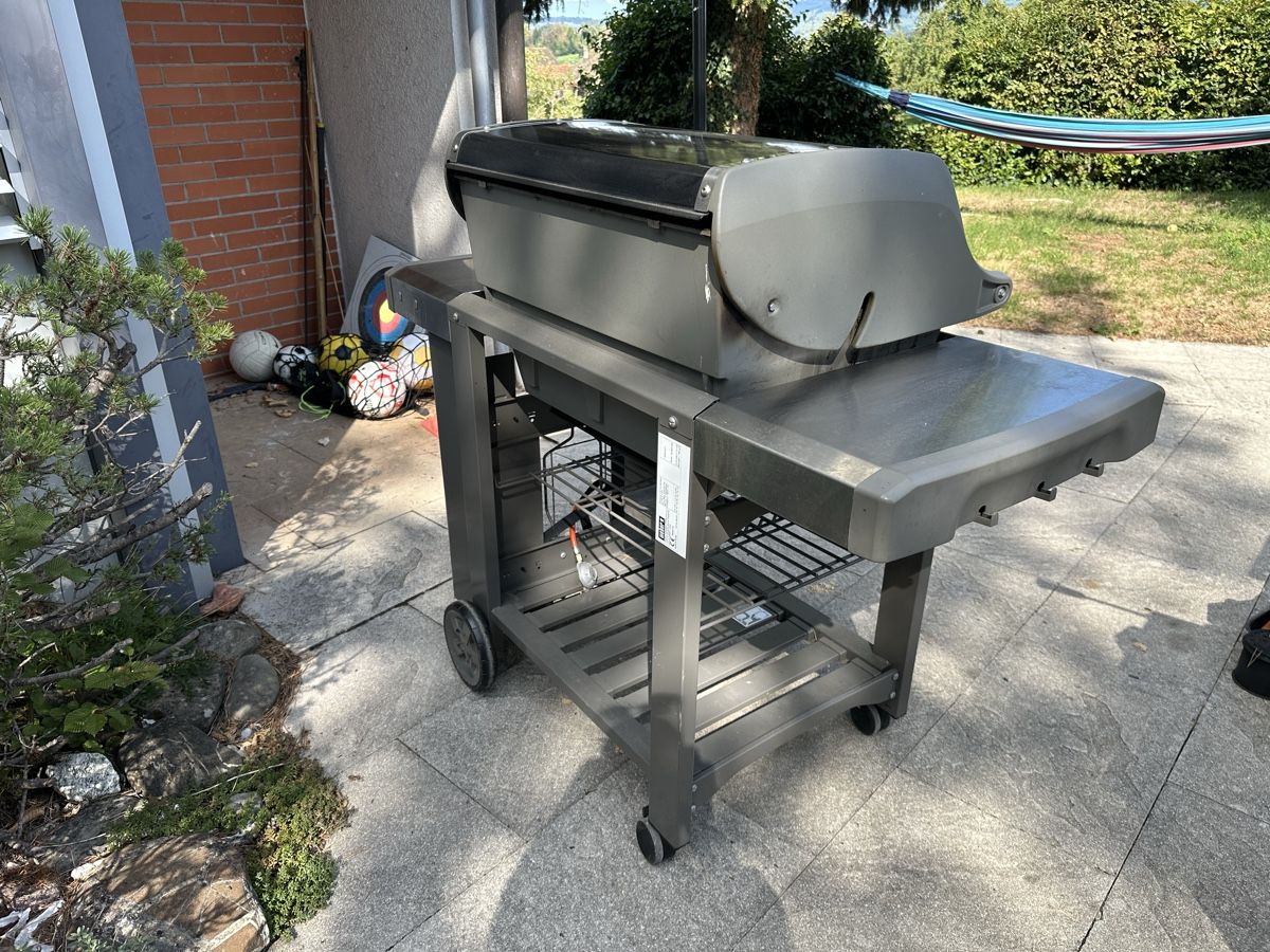 Grils: Weber Grill Genesis 2 – D'occasion à Mönchaltorf par Mlansky 2
