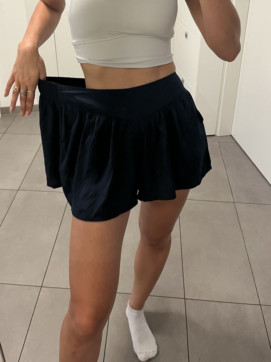 Bershka Pantaloni: Short de sport taille S/M Bershka  – Nuovo (secondo la descrizione) da Aigle venduto da sow_m7gm 5