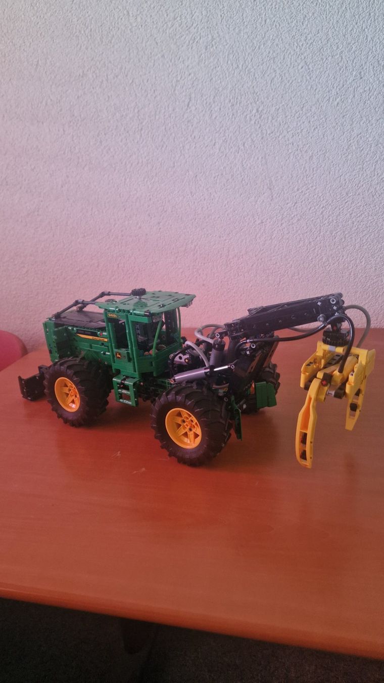 Traktoren: Lego Technic John Deere 948L-II Harvester 42100 – Gebraucht aus Sirnach von Giordi1