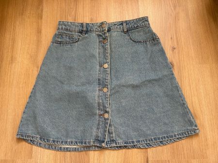 Jupe en jeans bleu claire avec boutons vintage
