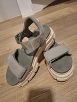 UGG Sandalen