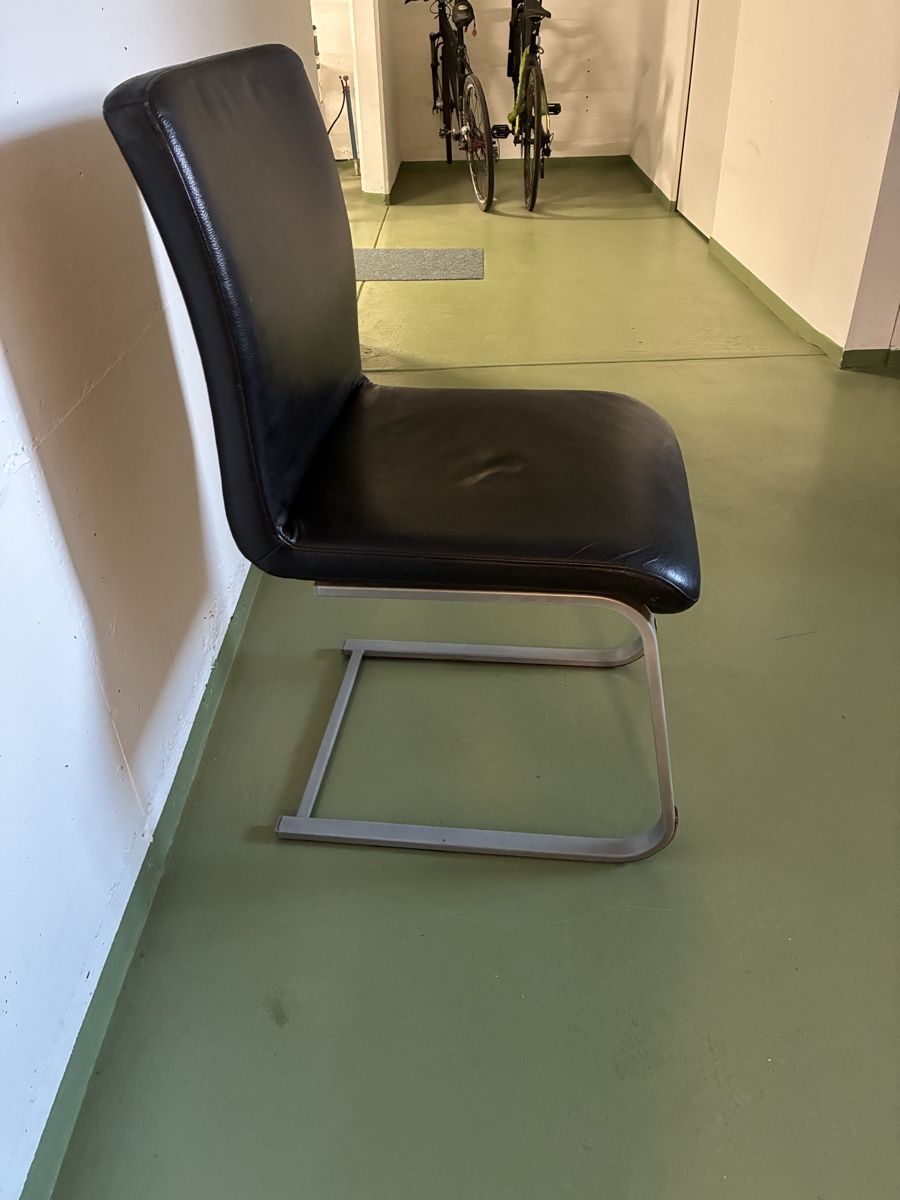 Sedie: Gratis Leder stuhl – Usato da Kriessern venduto da tor_2r9f