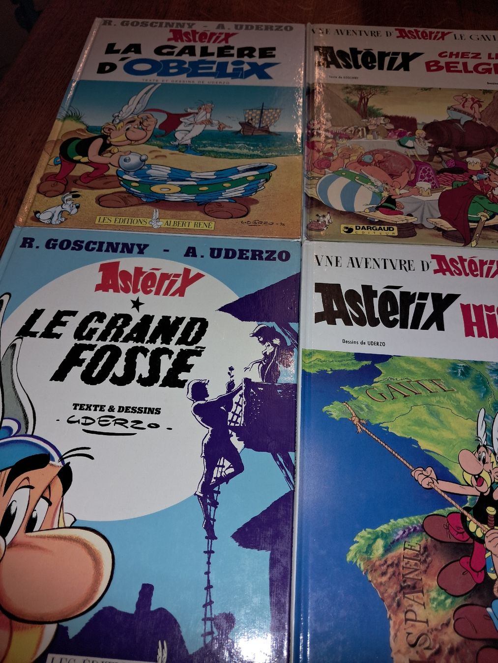 Fumetti: Lot de 6 albums d'Astérix – Usato da Le locle venduto da juliensaran 2